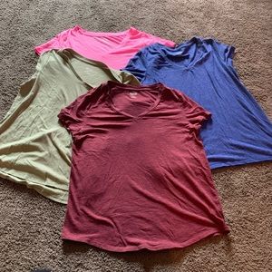 4 mossimo brand T-shirts
